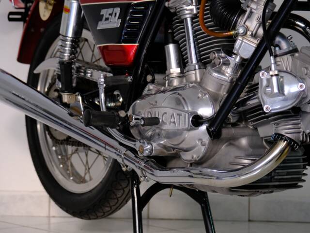 Ducati 750 GT