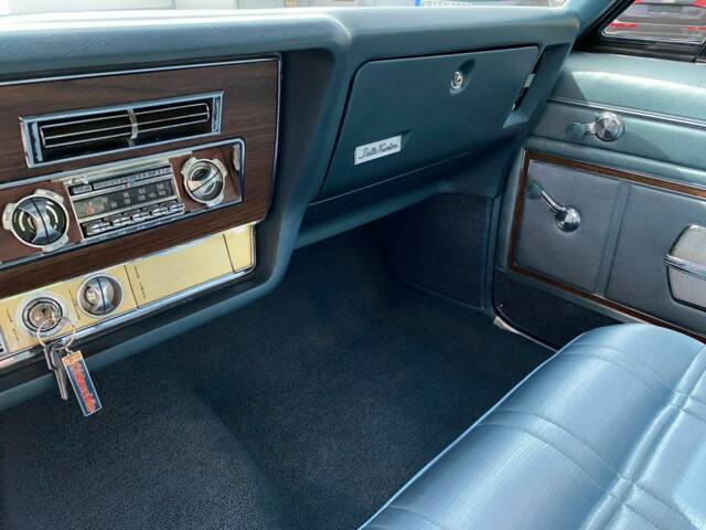 Oldsmobile Delta 88 Holiday Hardtop