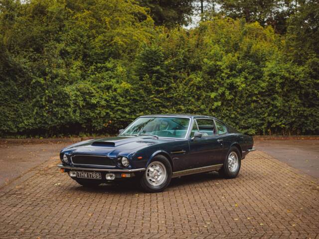 Image 1/8 of Aston Martin V8 (1977)