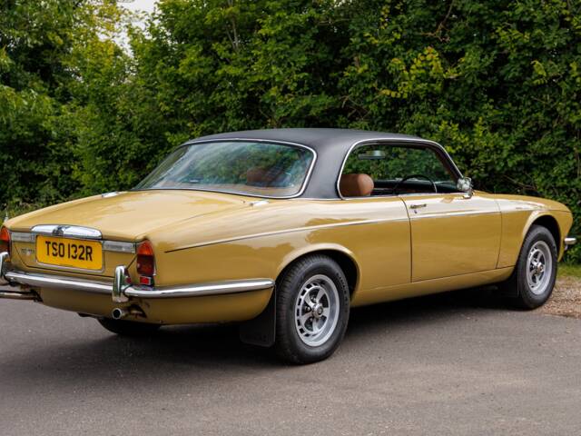 Bild 1/40 von Daimler Sovereign 4.2 (1976)