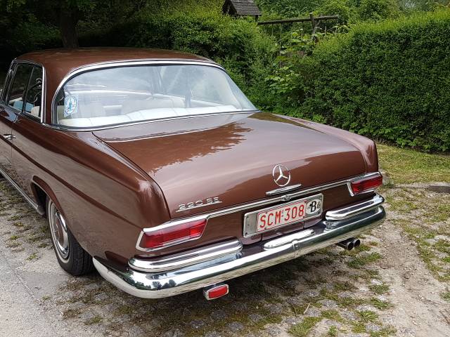 Mercedes-Benz 220 SE b