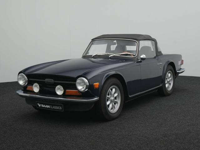 Image 1/33 of Triumph TR 6 (1969)