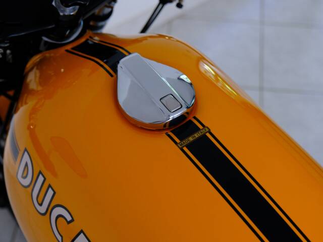 Ducati 750 Sport