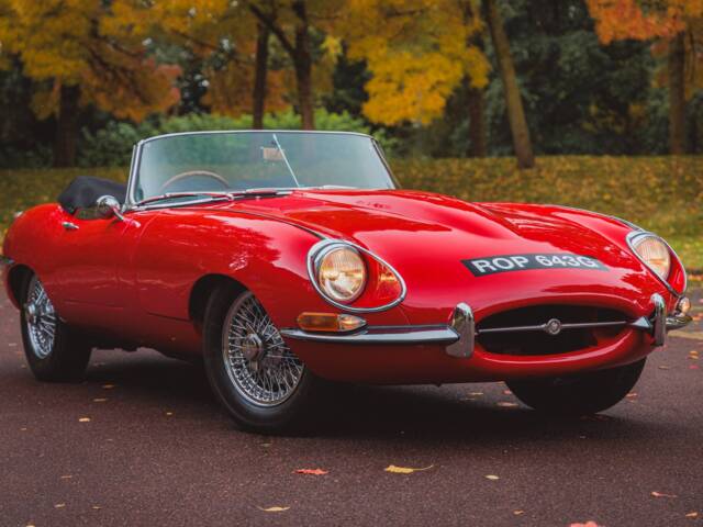 Image 1/8 of Jaguar E-Type (1968)