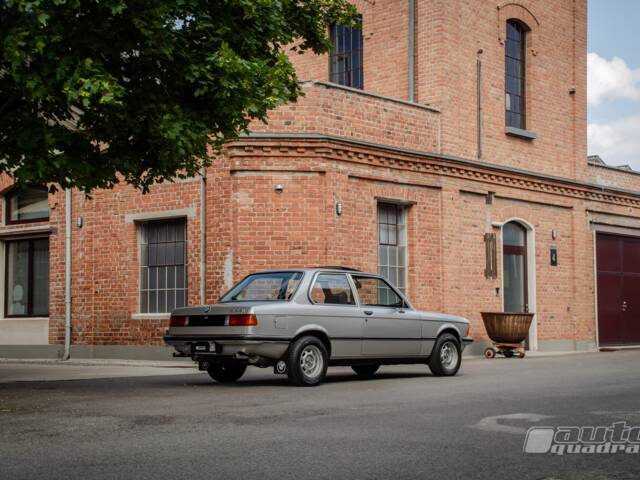 BMW 323i