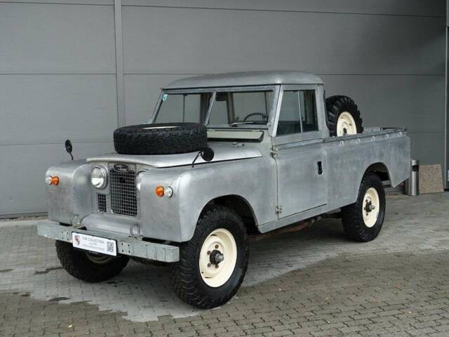 Image 1/20 of Land Rover 109 (1961)