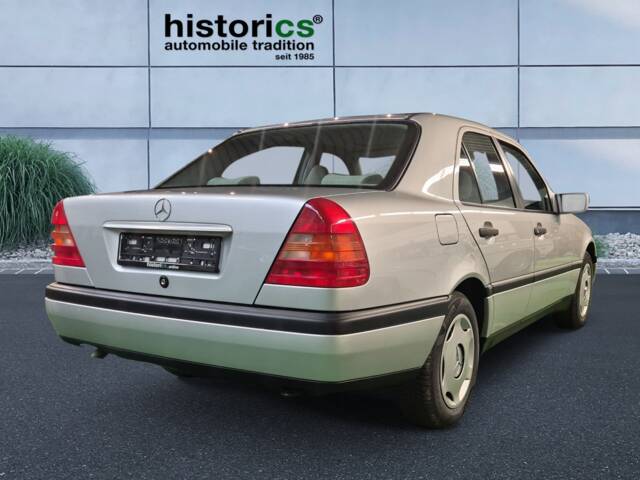 Mercedes-Benz C 180