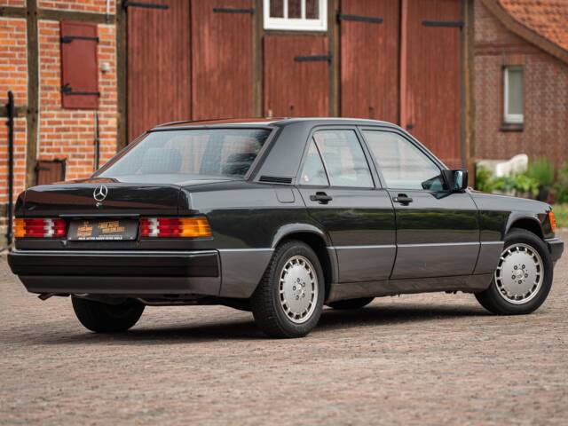 Mercedes-Benz 190 E