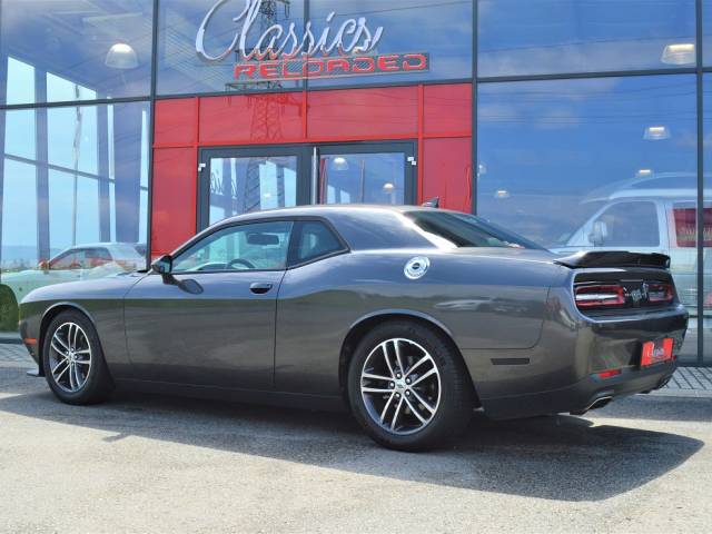 Dodge Challenger SXT