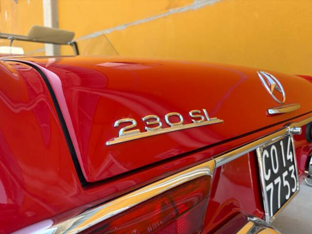 Mercedes-Benz 230 SL