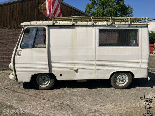 Peugeot J7