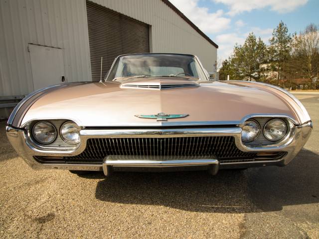 Ford Thunderbird