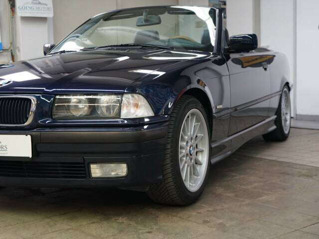 BMW 318i