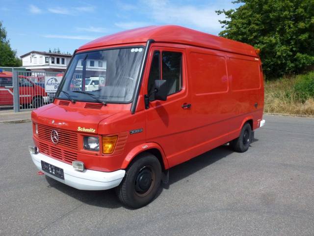 Image 1/15 of Mercedes-Benz T1 308 D (1992)