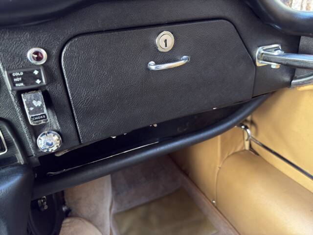 Jaguar E-Type V12 (2+2)