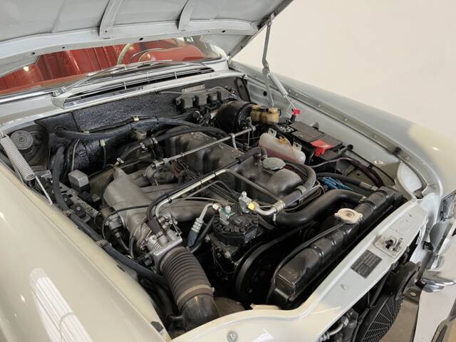Mercedes-Benz 280 SE