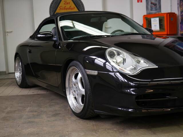 Image 1/30 de Porsche 911 Carrera (2002)