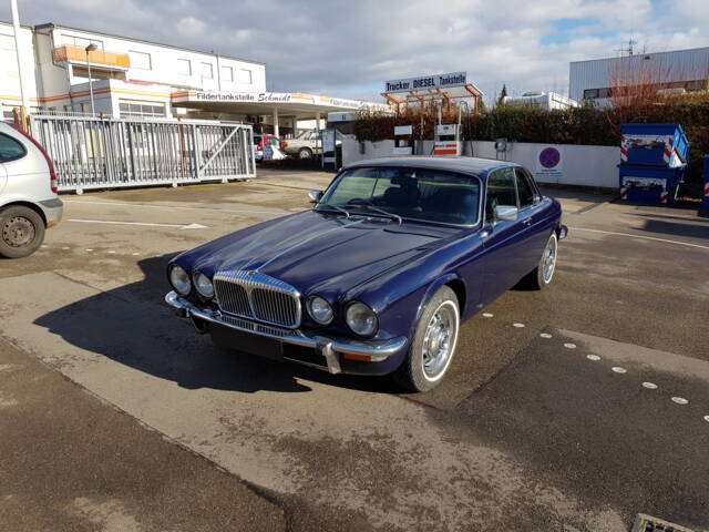 Image 1/26 of Jaguar XJ 6 C 4.2 (1977)