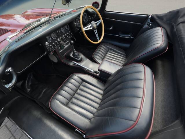 Jaguar E-Type 4.2