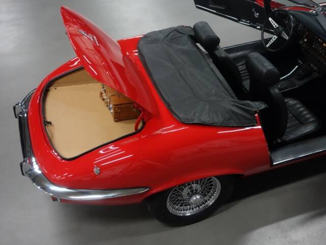 Jaguar E-Type V12