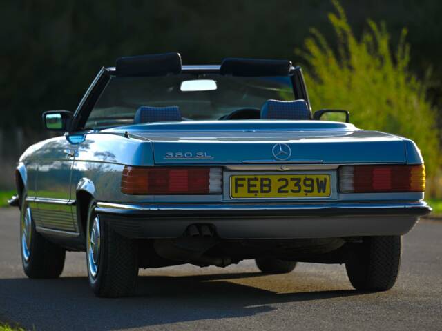 Mercedes-Benz 380 SL