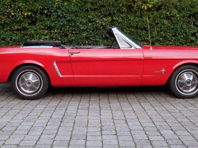 Ford Mustang 200