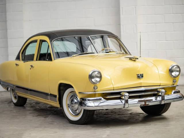 Image 1/8 of Kaiser Golden Dragon (1951)