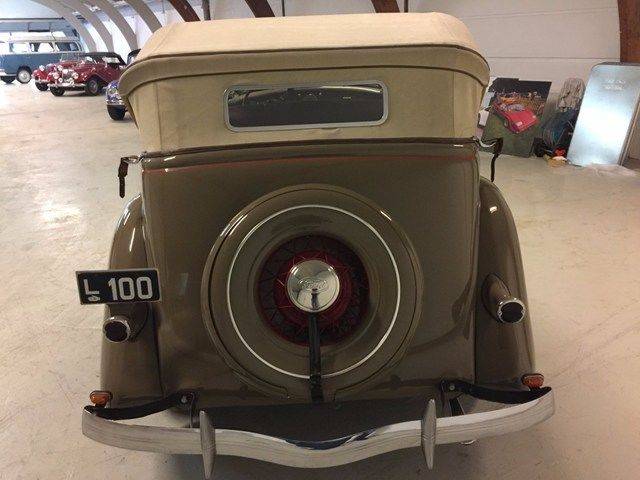 Ford V8 DeLuxe Model 48
