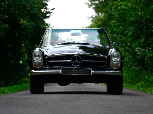 Mercedes-Benz 230 SL