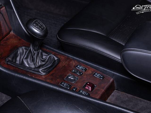 Mercedes-Benz 300 CE-24