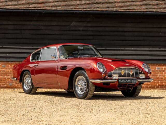 Bild 1/50 von Aston Martin DB 6 Vantage (1969)