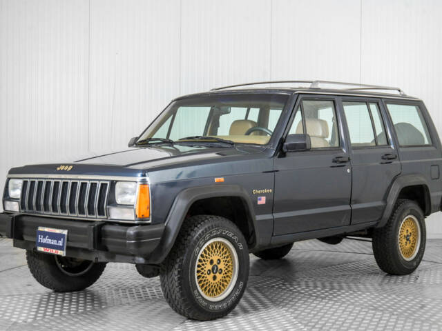 Immagine 1/50 di Jeep Cherokee 2.8L V6 (1986)