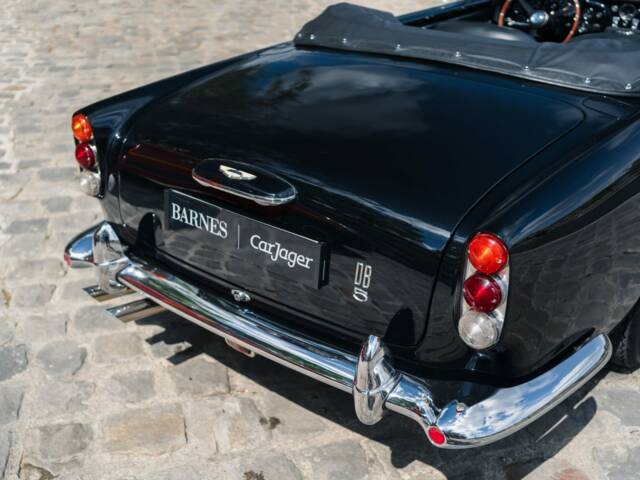 Aston Martin DB 5 Volante