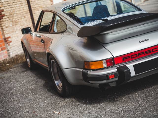Porsche 911 Turbo 3.3