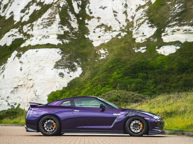 Nissan GT-R