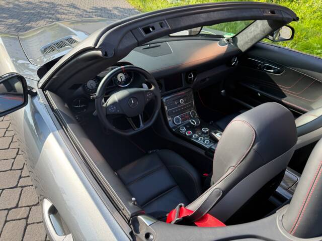 Mercedes-Benz SLS AMG GT Roadster