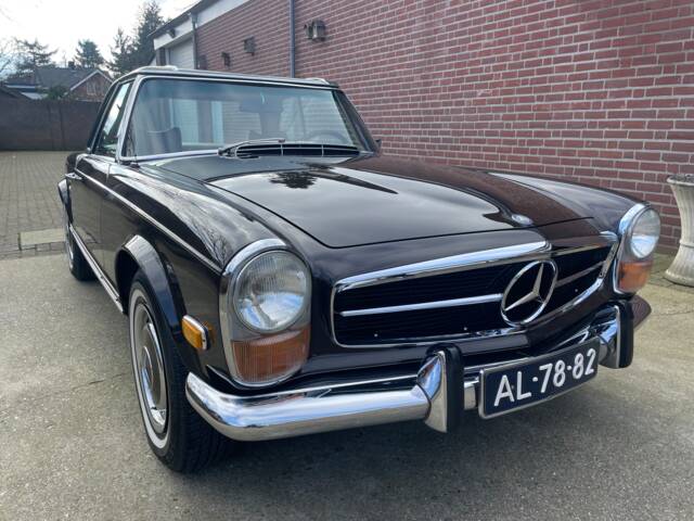 Mercedes-Benz 280 SL