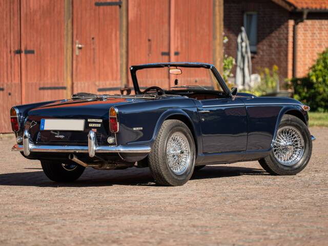 Triumph TR 250