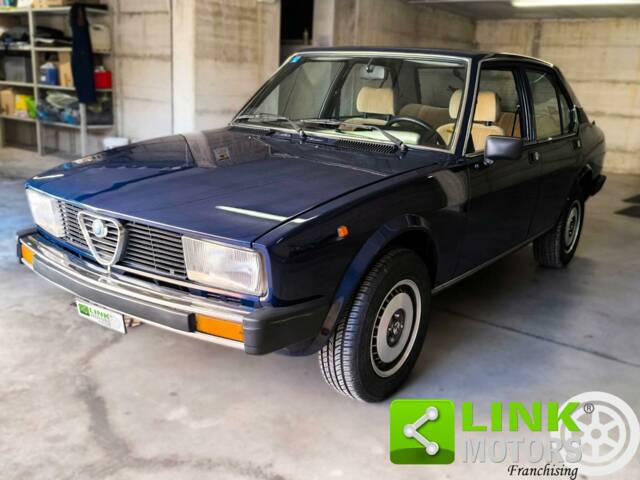 Image 1/10 of Alfa Romeo Alfetta 2.0 L (1980)