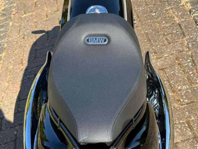 BMW R 18