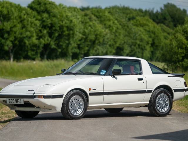 Bild 1/33 von Mazda RX-7 (1985)
