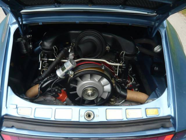 Porsche 911 Carrera 2.7