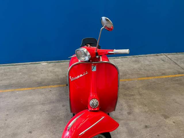 Piaggio Vespa 180 SS