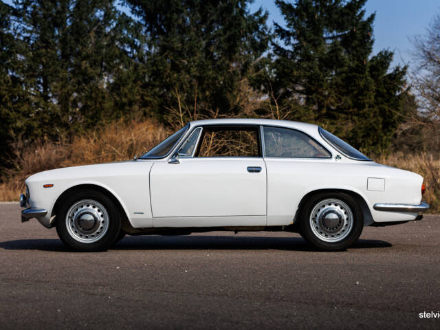 Alfa Romeo Giulia 1600 Sprint GT Veloce