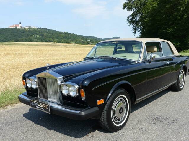 Image 1/27 of Rolls-Royce Corniche (1976)