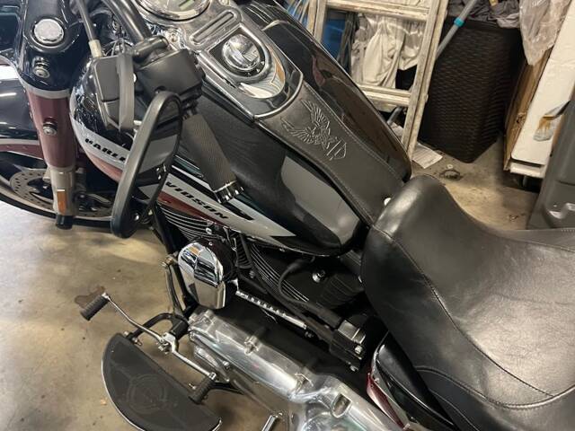 Harley-Davidson FLD Dyna Switchback