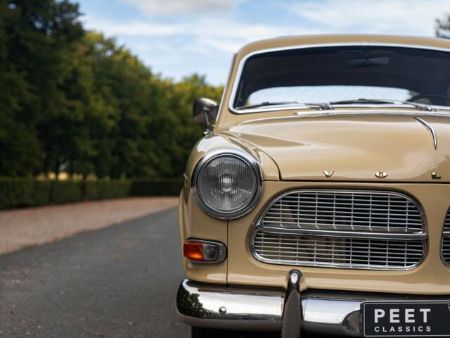 Volvo P 121