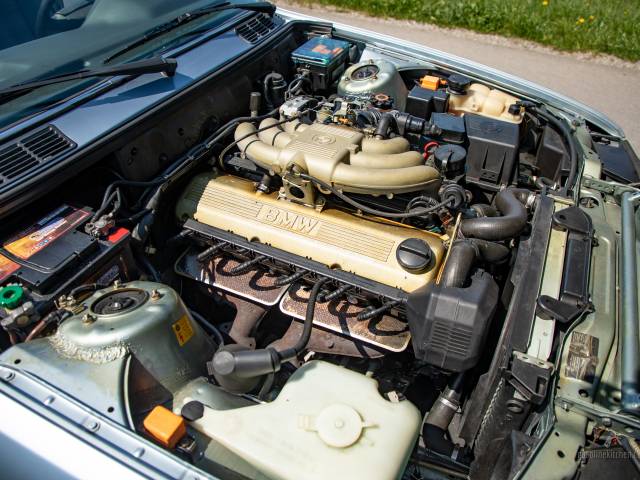 BMW 325i