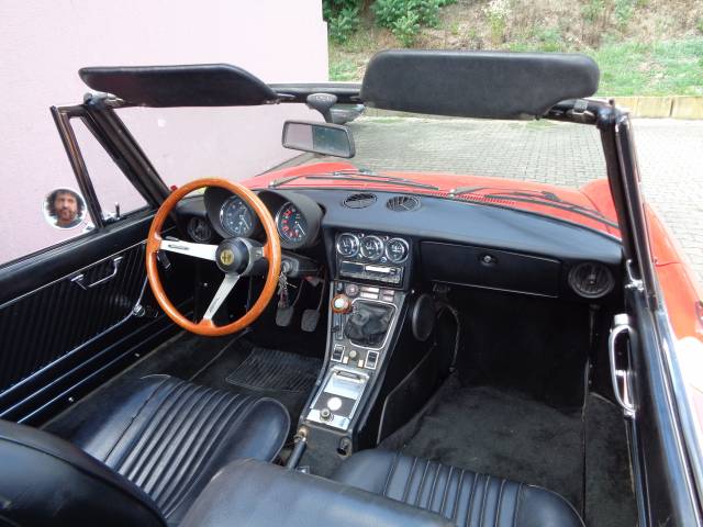 Alfa Romeo 2000 Spider Veloce
