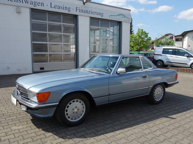 Mercedes-Benz 560 SL